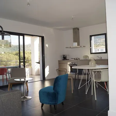 Petradoru * LʼÎle-Rousse