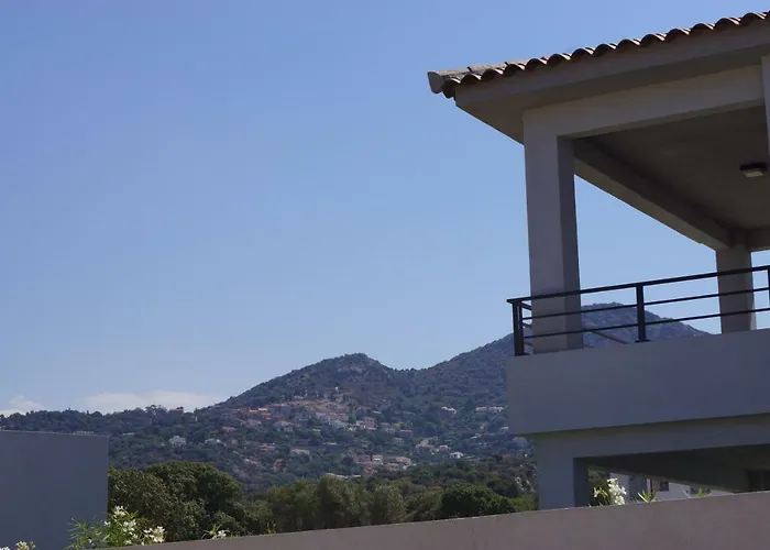 Petradoru Daire LʼÎle-Rousse